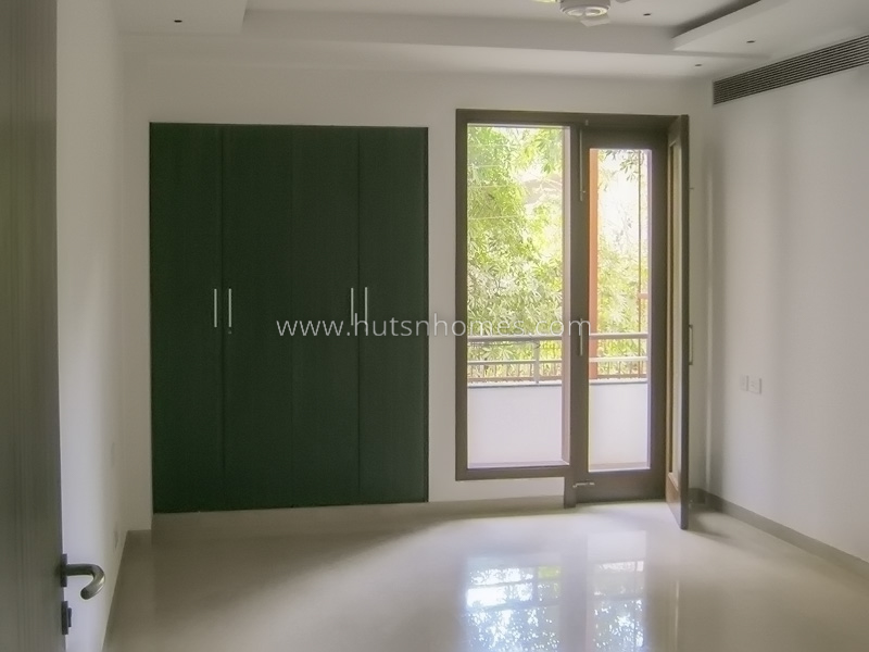 4 BHK Flat For Rent in Vasant Vihar