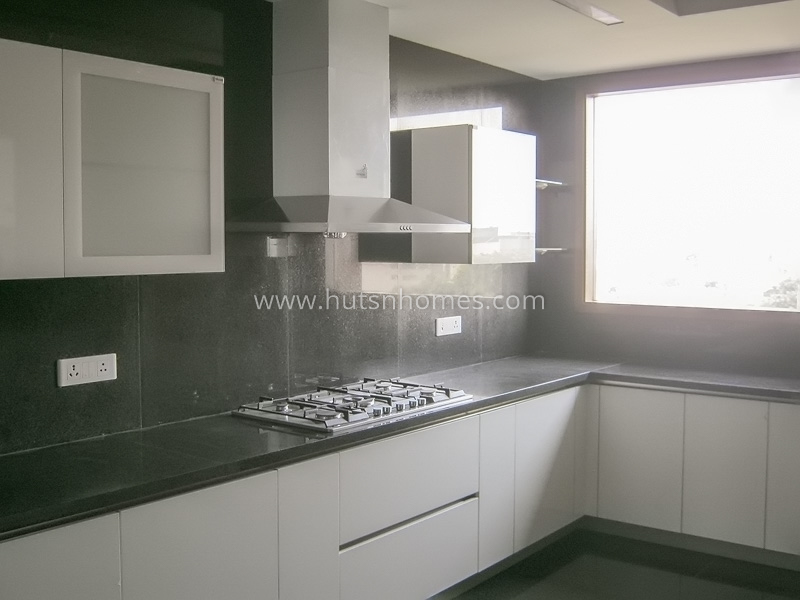4 BHK Flat For Rent in Vasant Vihar