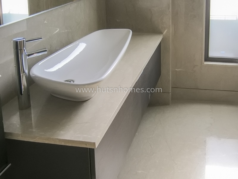 4 BHK Flat For Rent in Vasant Vihar