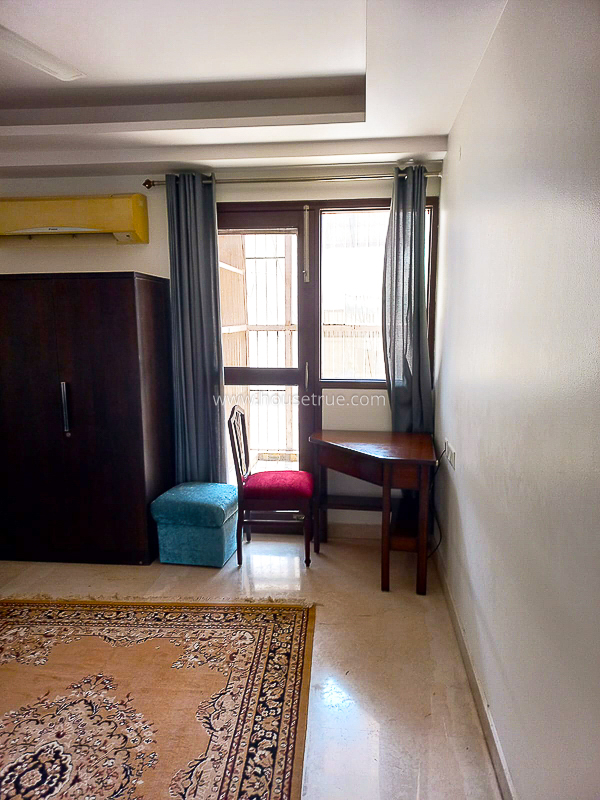 4 BHK Flat For Rent in Defence Colony