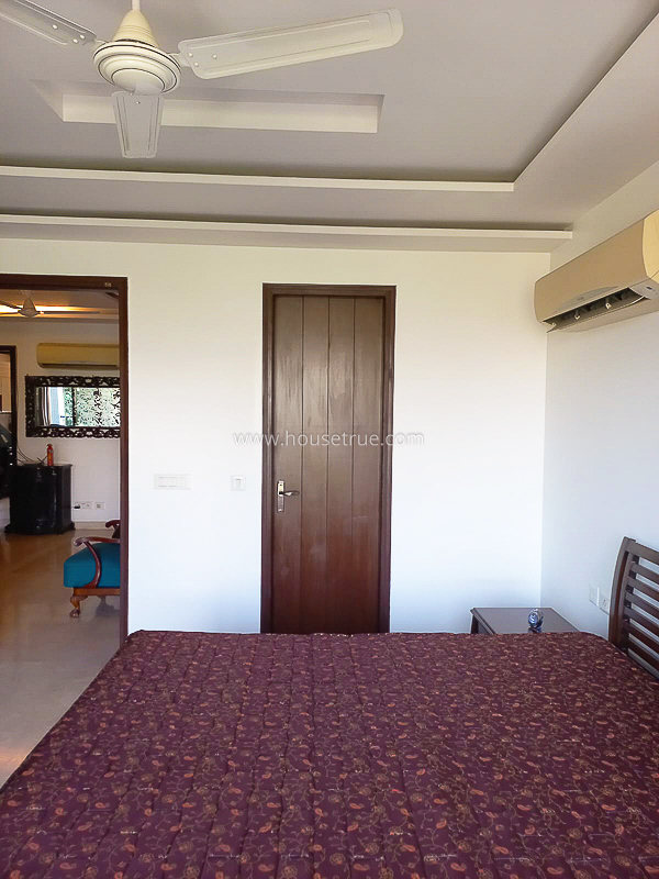 4 BHK Flat For Rent in Defence Colony