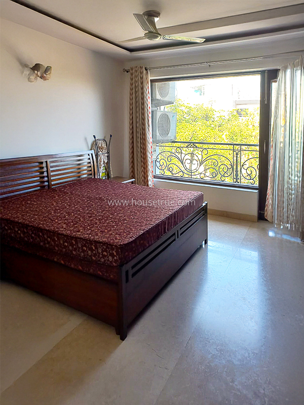 4 BHK Flat For Rent in Defence Colony