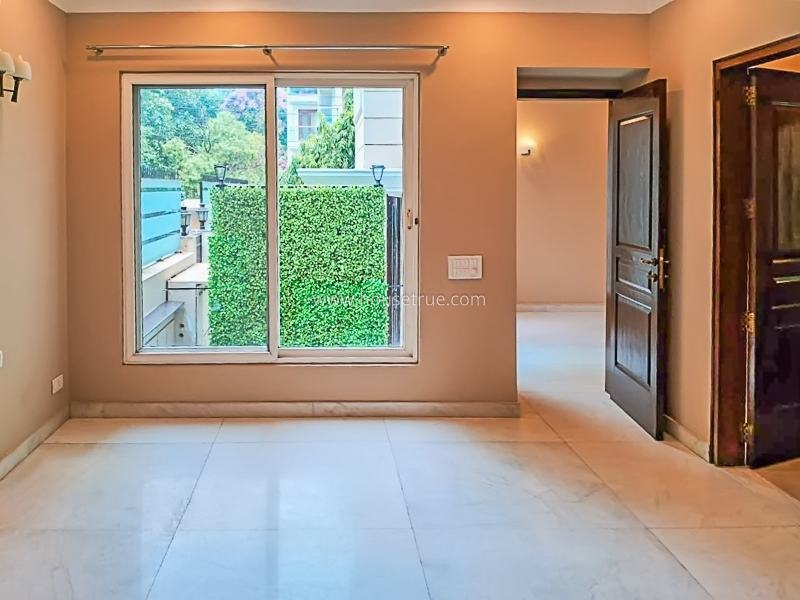 3 BHK Flat For Rent in Defence Colony