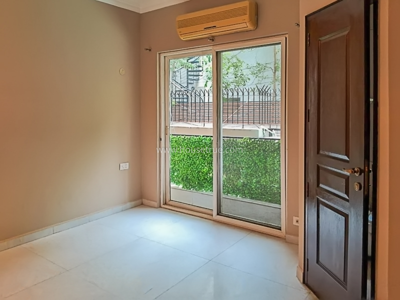 3 BHK Flat For Rent in Defence Colony