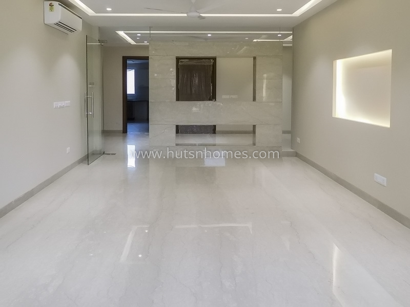 3 BHK Flat For Rent in Defence Colony