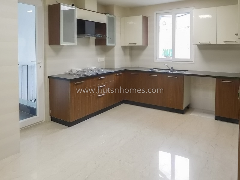 3 BHK Flat For Rent in Defence Colony