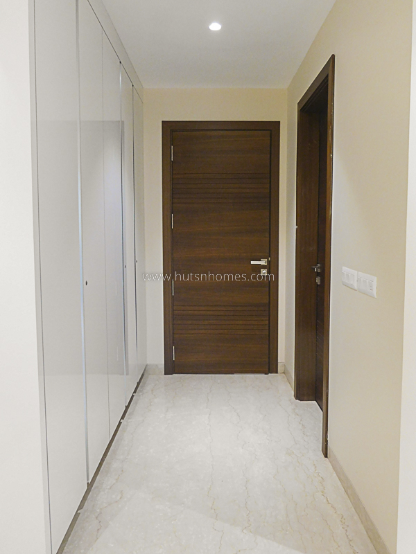 3 BHK Flat For Rent in Defence Colony