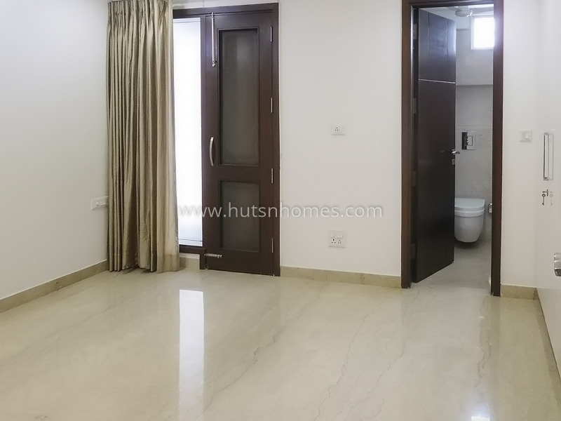 4 BHK Flat For Rent in Defence Colony