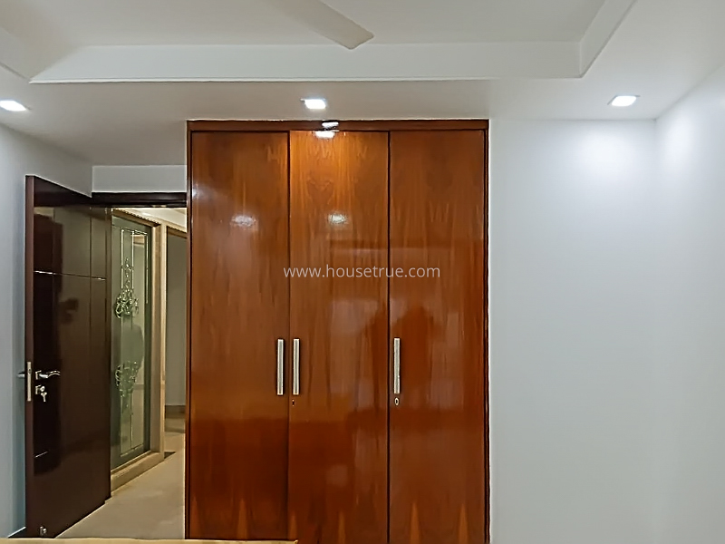 4 BHK Flat For Rent in Defence Colony