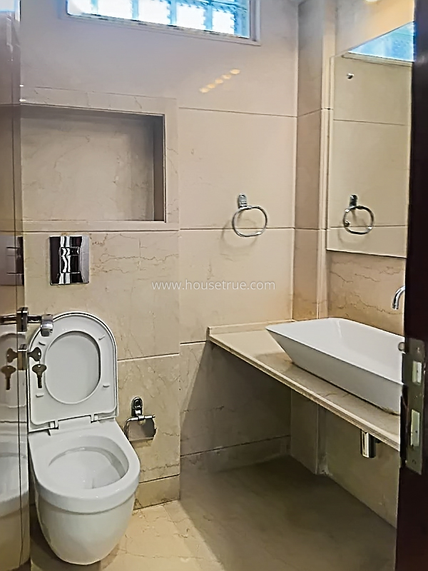 4 BHK Flat For Rent in Defence Colony