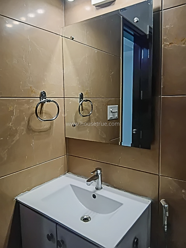 4 BHK Flat For Rent in Defence Colony