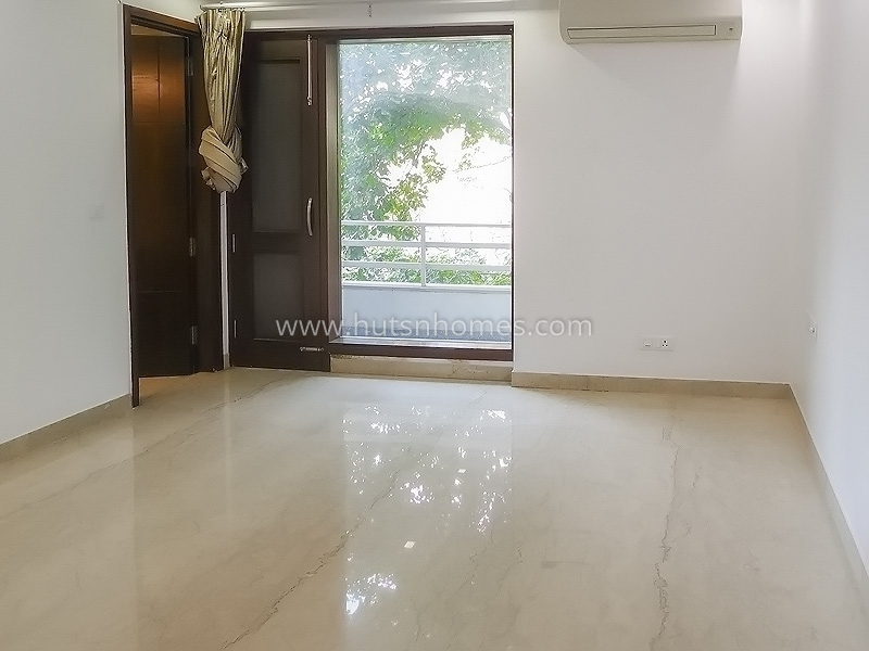 4 BHK Flat For Rent in Defence Colony