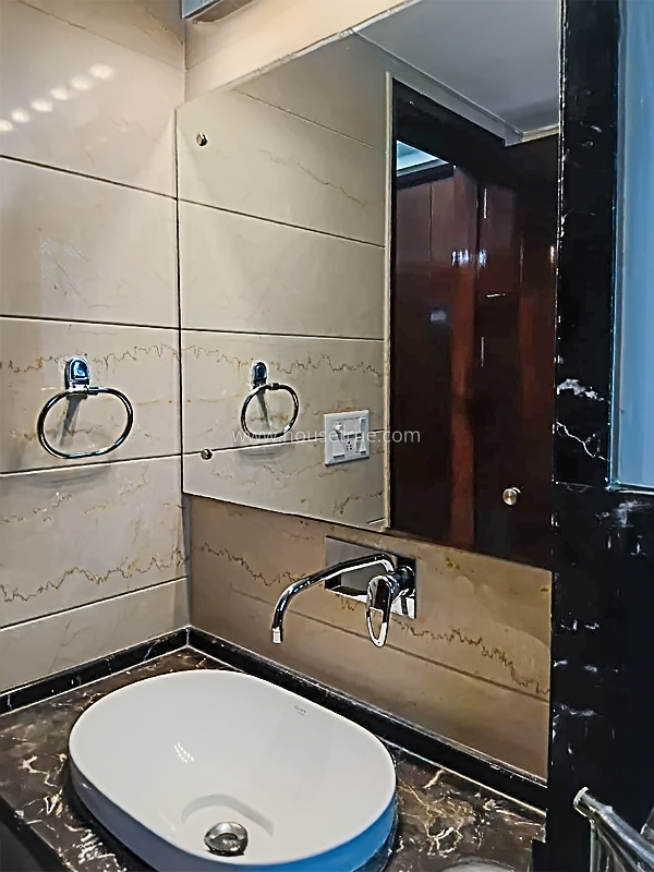 4 BHK Flat For Rent in Defence Colony