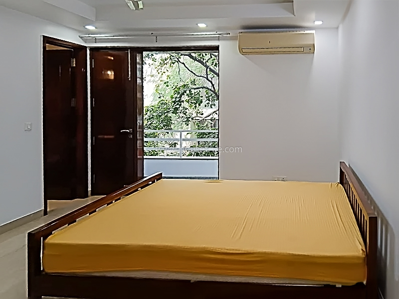 4 BHK Flat For Rent in Defence Colony