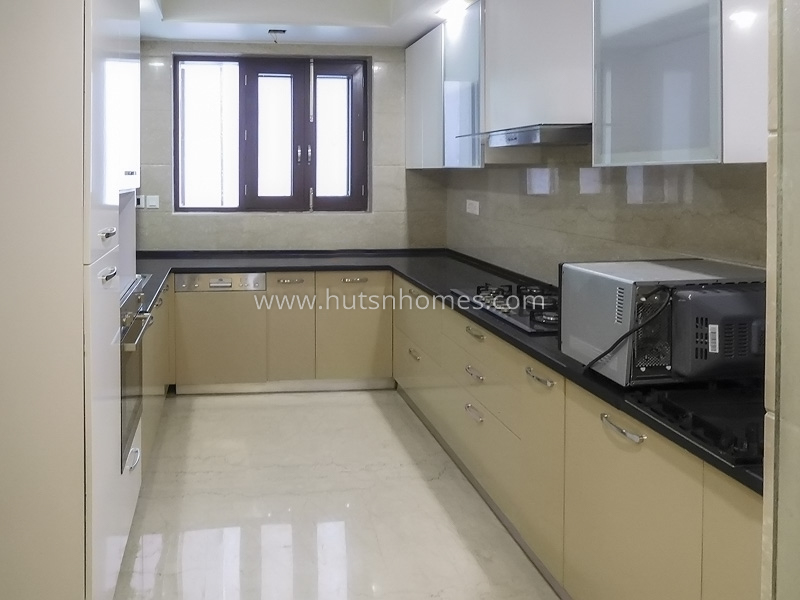 4 BHK Flat For Rent in Defence Colony