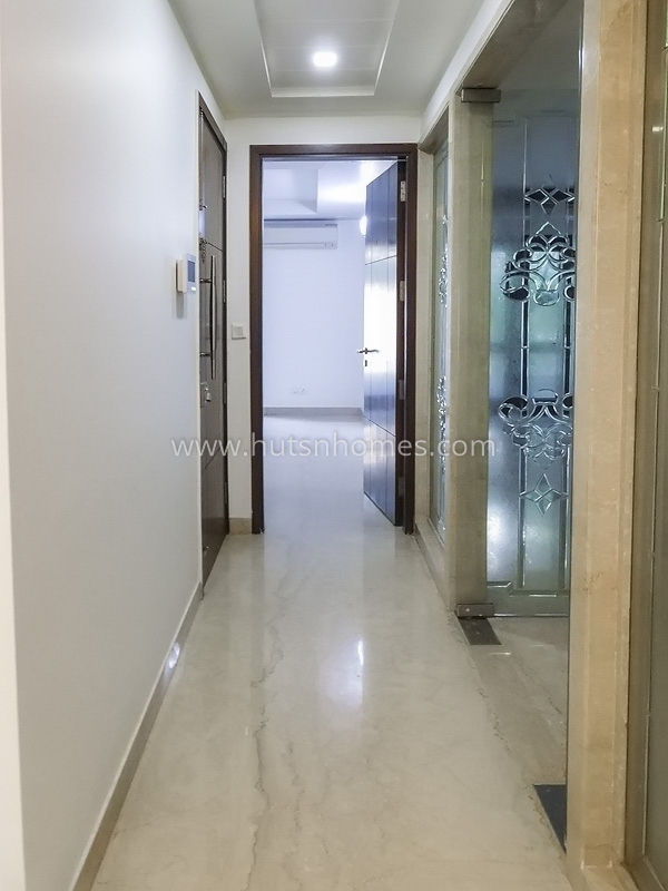 4 BHK Flat For Rent in Defence Colony