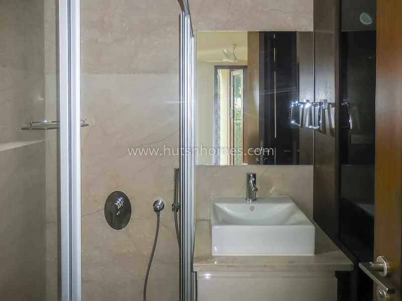 3 BHK Flat For Rent in West End Colony
