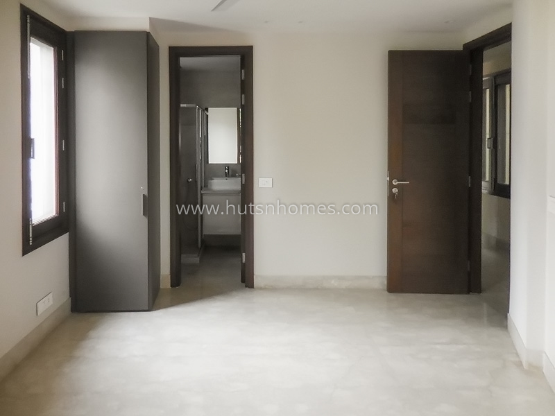 3 BHK Flat For Rent in West End Colony