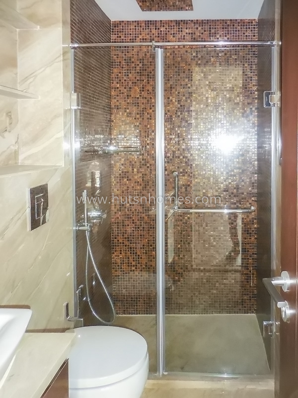 3 BHK Flat For Rent in West End Colony