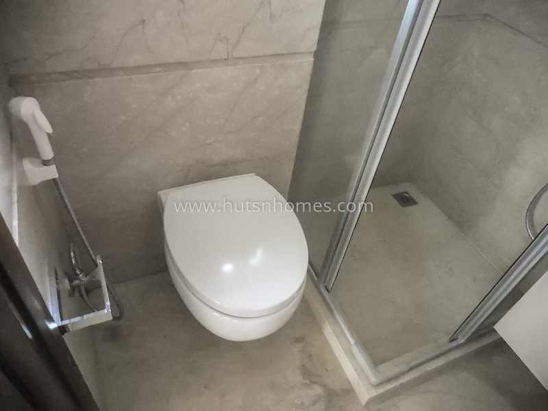 3 BHK Flat For Rent in West End Colony