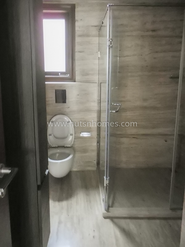 3 BHK Flat For Rent in West End Colony