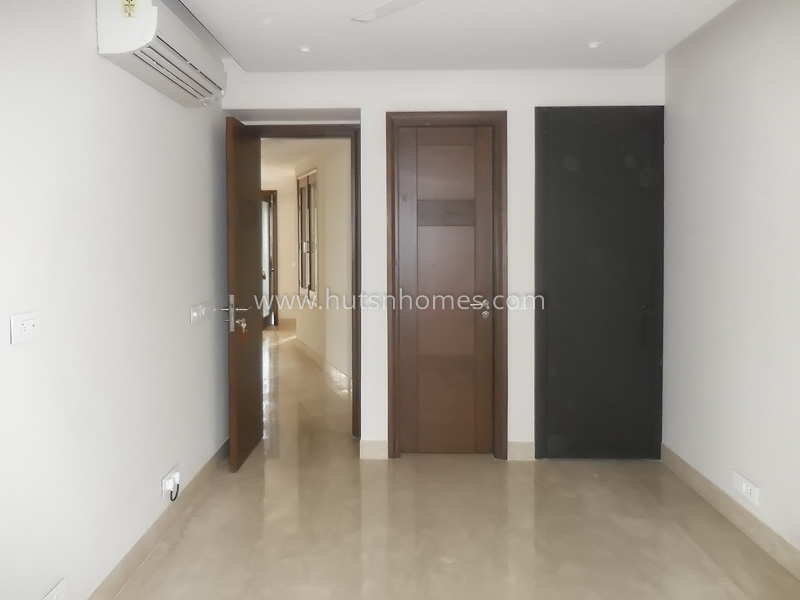 3 BHK Flat For Rent in West End Colony