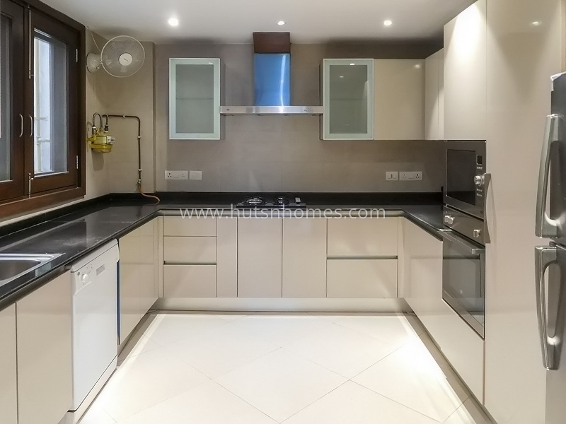 3 BHK Flat For Rent in Defence Colony