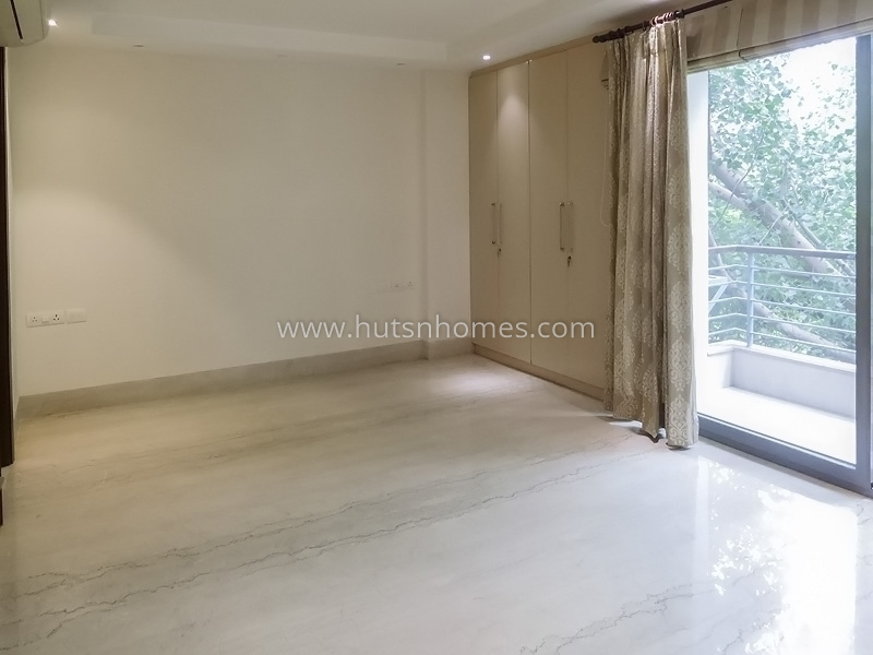 3 BHK Flat For Rent in Defence Colony