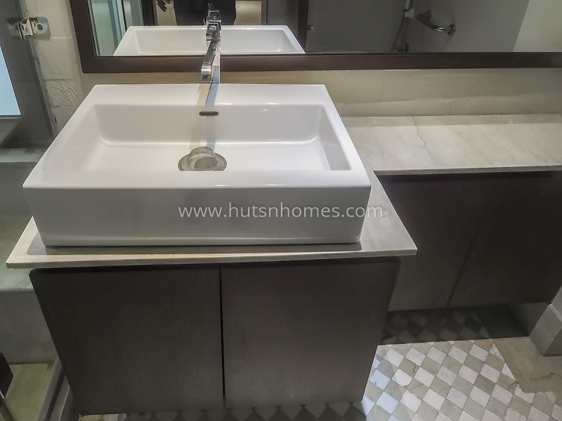 3 BHK Flat For Rent in Defence Colony