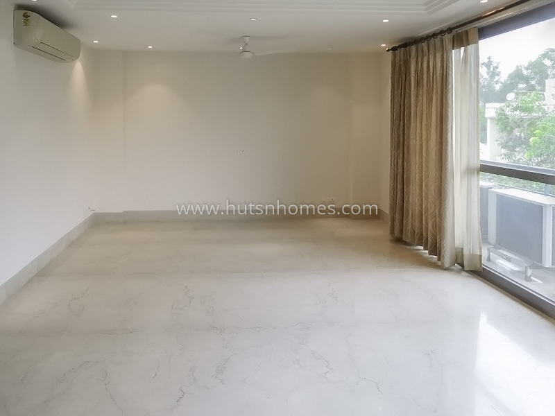 3 BHK Flat For Rent in Defence Colony