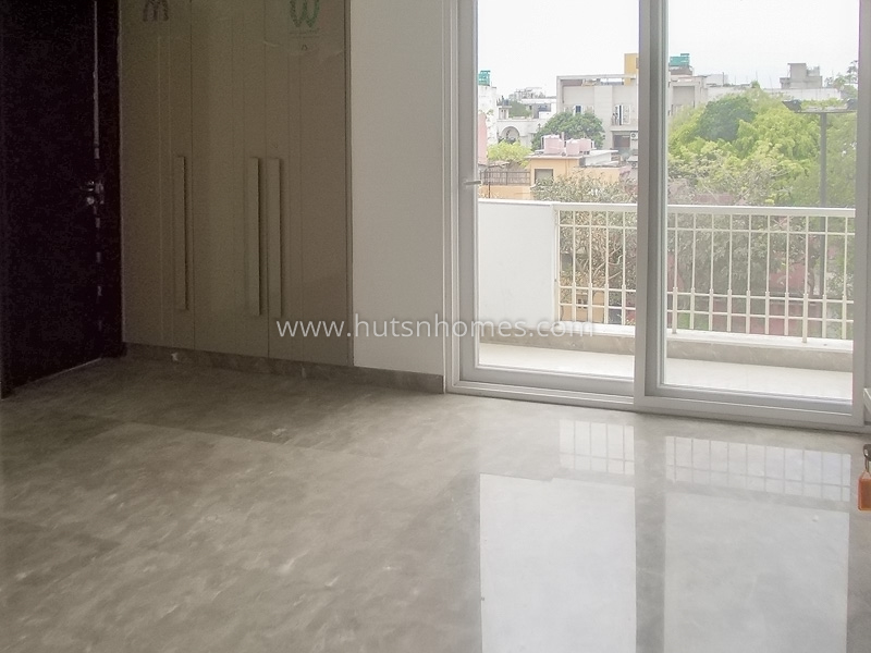 4 BHK Flat For Rent in Defence Colony