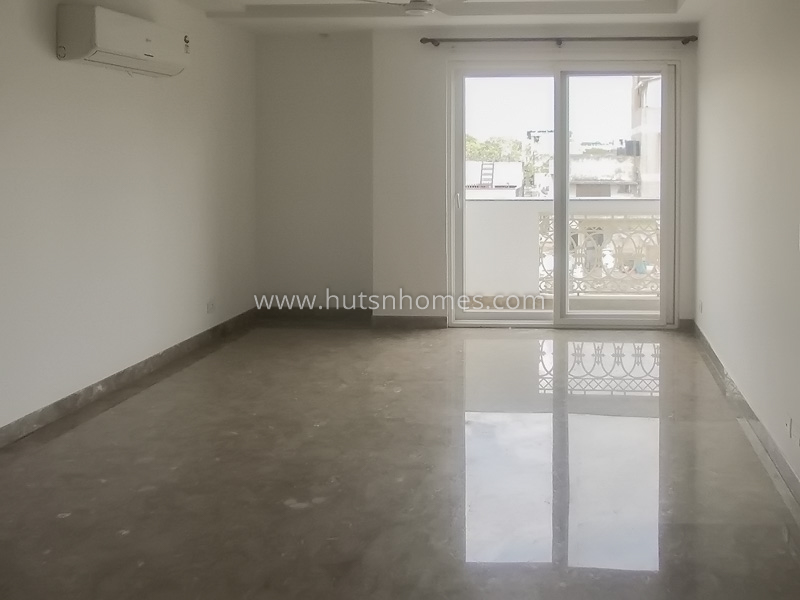 4 BHK Flat For Rent in Defence Colony