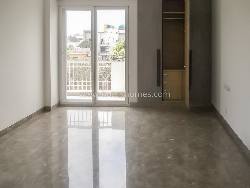 4 BHK Flat For Rent in Defence Colony