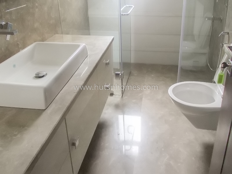 4 BHK Flat For Rent in Defence Colony