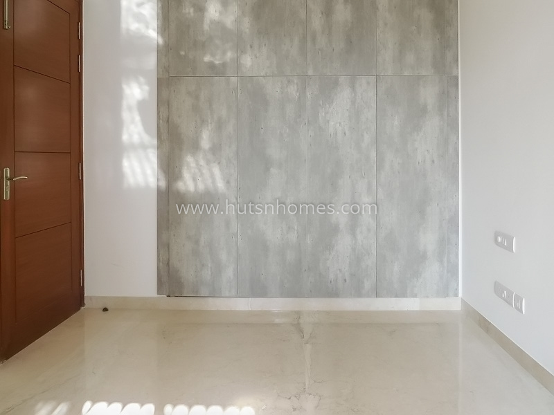 4 BHK Flat For Rent in Anand Niketan