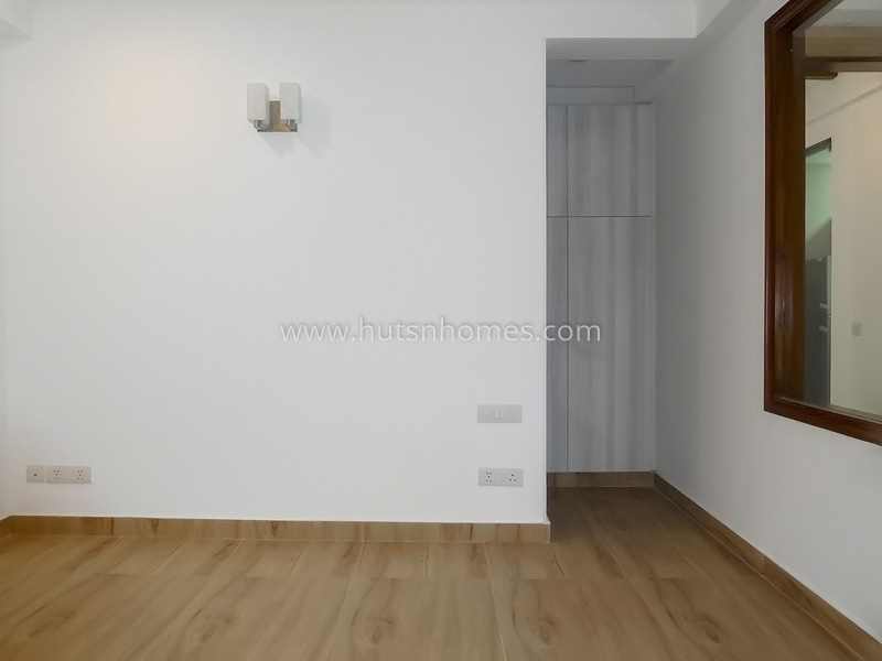 4 BHK Flat For Rent in Anand Niketan