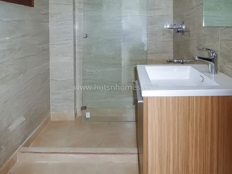4 BHK Flat For Rent in Anand Niketan