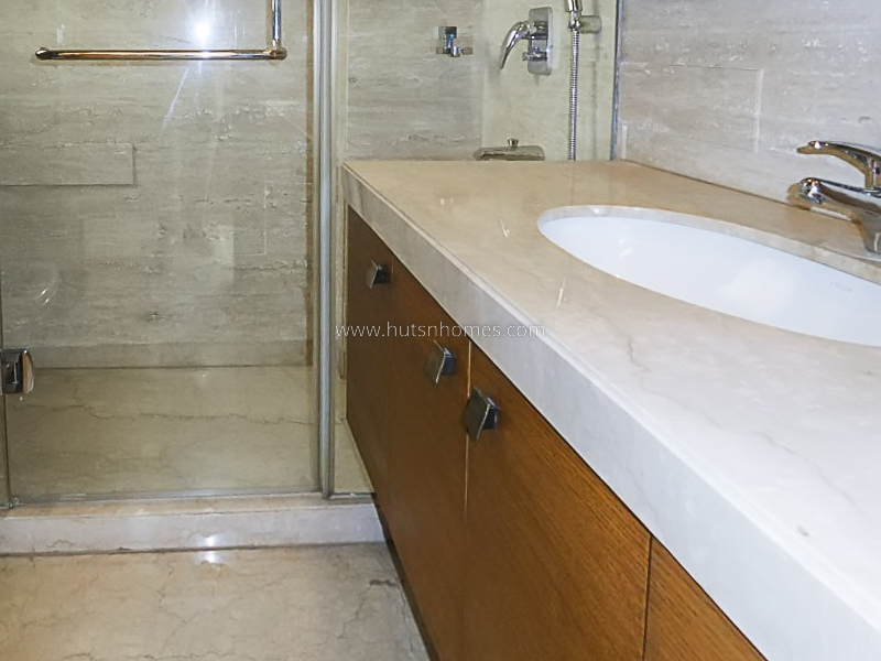 3 BHK Builder Floor For Rent in Defence Colony