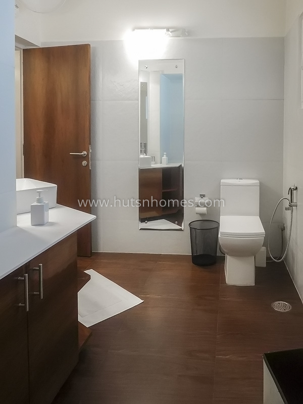 2 BHK Flat For Rent in Defence Colony