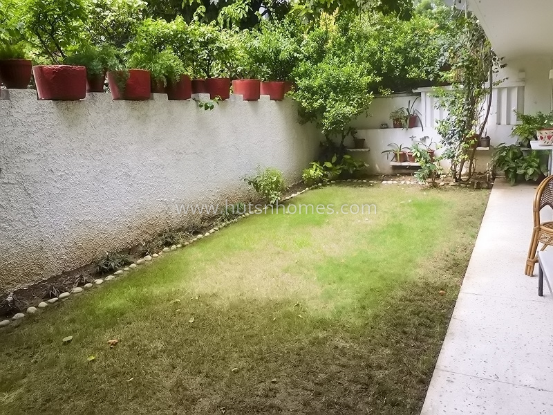 2 BHK Flat For Rent in Defence Colony