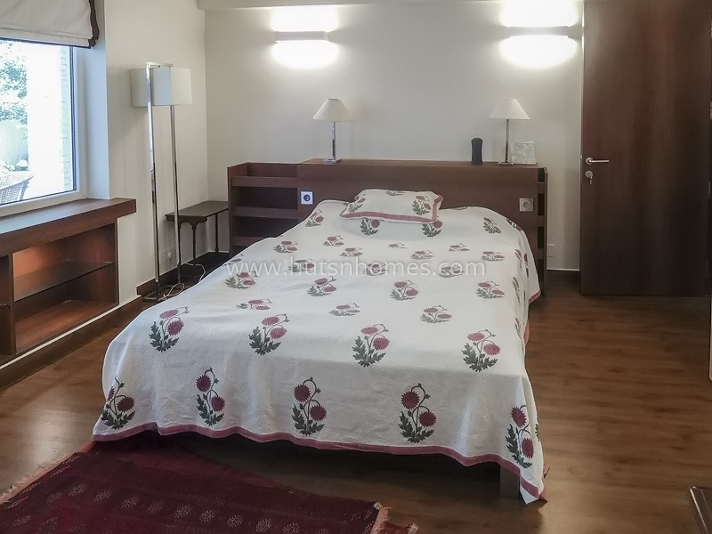 2 BHK Flat For Rent in Defence Colony