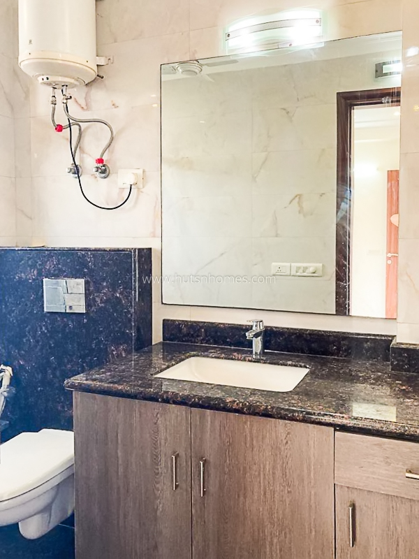 3 BHK Builder Floor For Rent in Pamposh Enclave