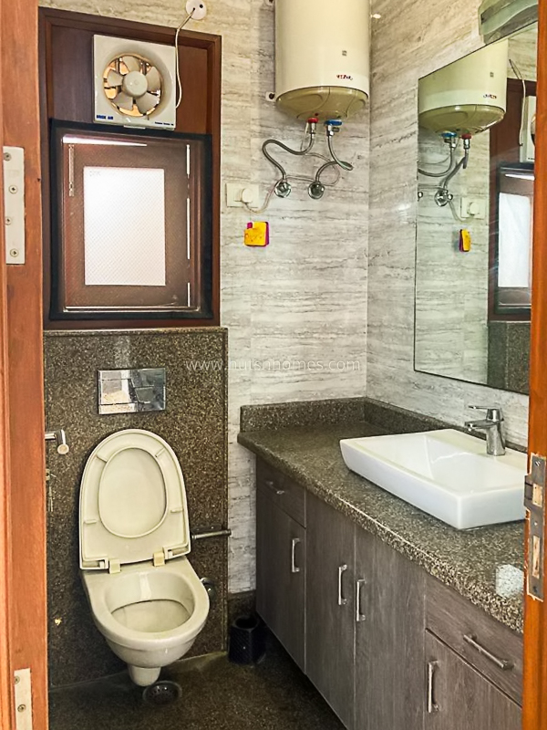 3 BHK Builder Floor For Rent in Pamposh Enclave