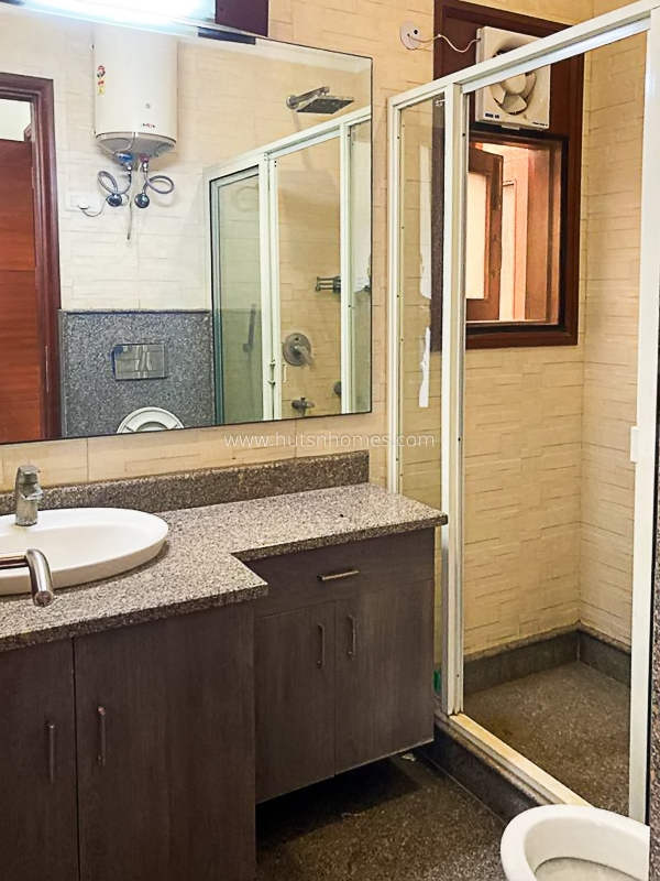 3 BHK Builder Floor For Rent in Pamposh Enclave