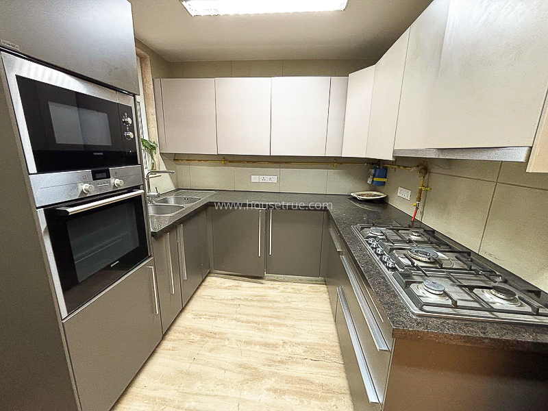 4 BHK Flat For Rent in Defence Colony