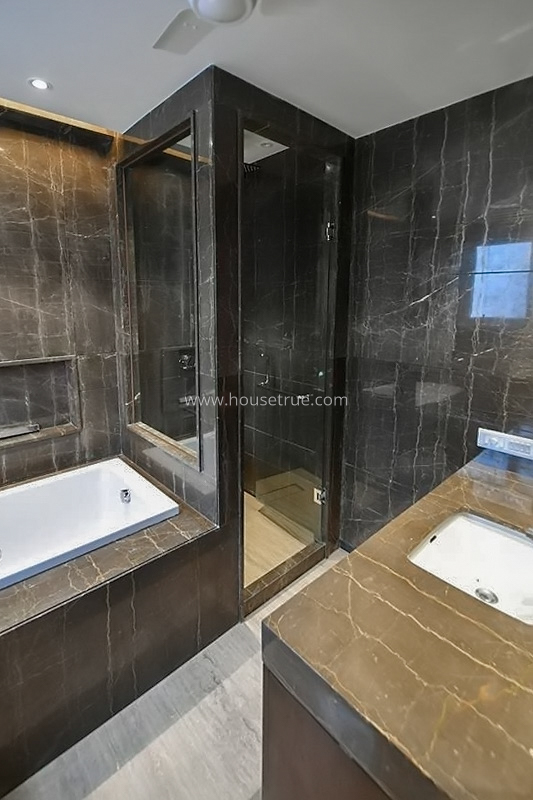 4 BHK Flat For Rent in Defence Colony