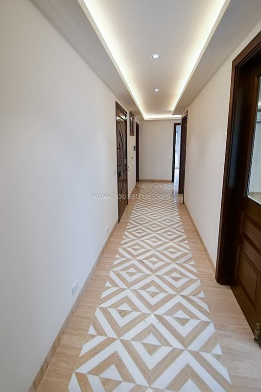 4 BHK Flat For Rent in Defence Colony