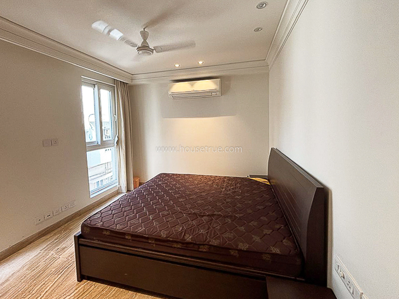 4 BHK Flat For Rent in Defence Colony