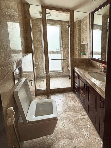 4 BHK Flat For Rent in Defence Colony