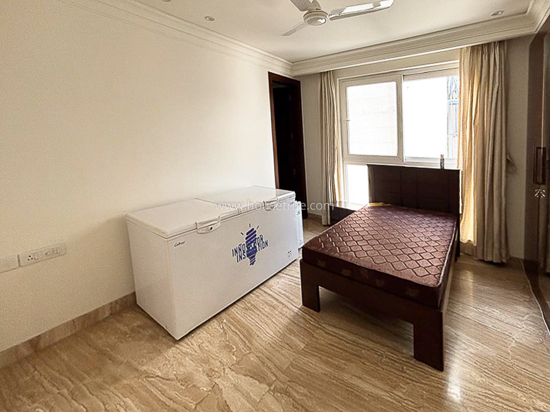 4 BHK Flat For Rent in Defence Colony